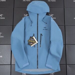 Arc'teryx Men's Slate Blue Raincoat